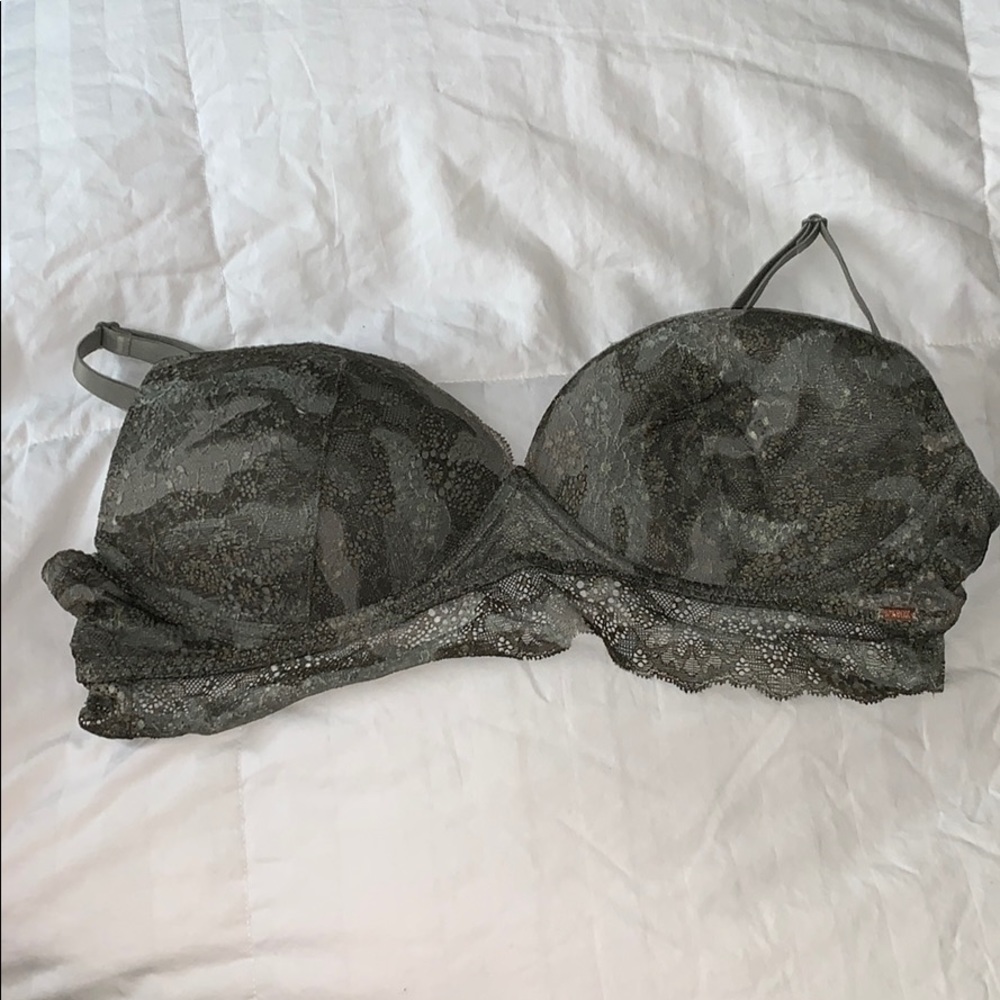 Bra size large pink on the inside